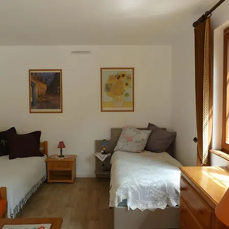 La Maison De Mediovilla Nyaraló *